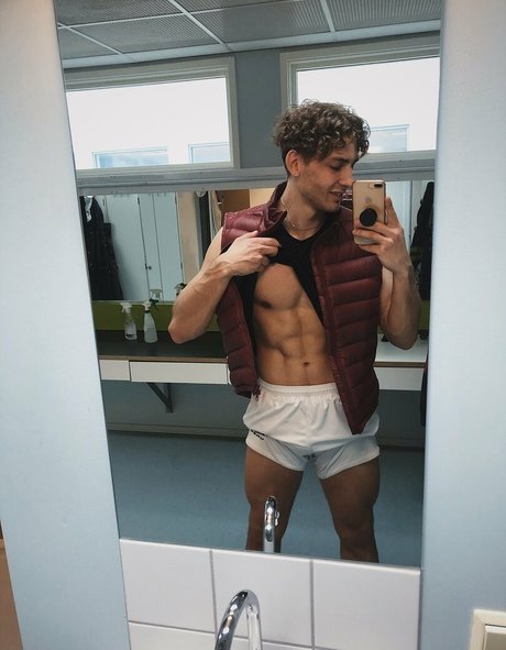 battyboyfree model nice photo