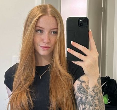 Little miss red beautiful pornstar picture