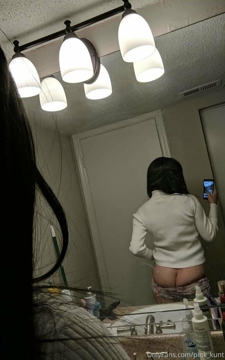 pink kunt exclusive model pics