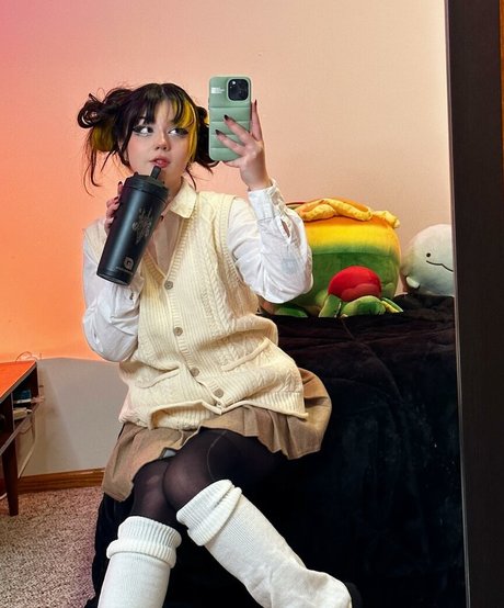 Bootyhaver model hot pic