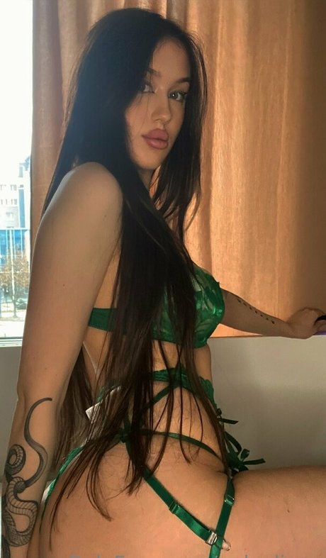 kissolivia sexy model pics