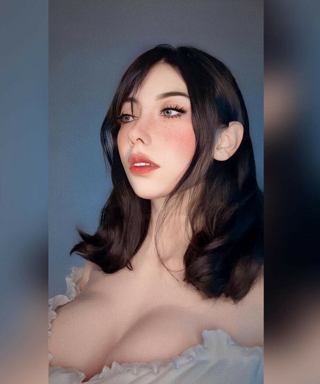 Lilywaifu pornstar naked photo