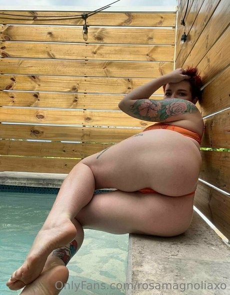 rosamagnoliaxo model erotic photos