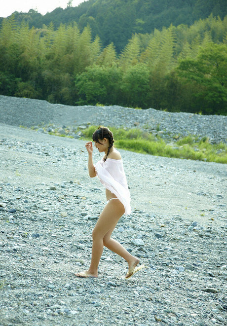 Ai Shinozaki adult model image