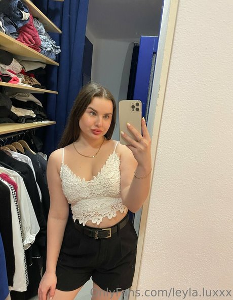 leyla luxxx star perfect archive