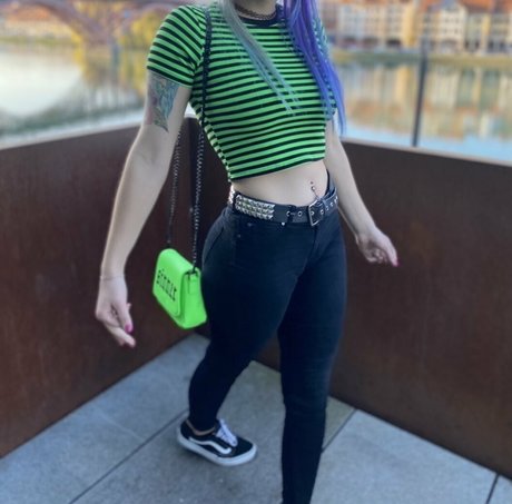 hollyhellfree best model archive