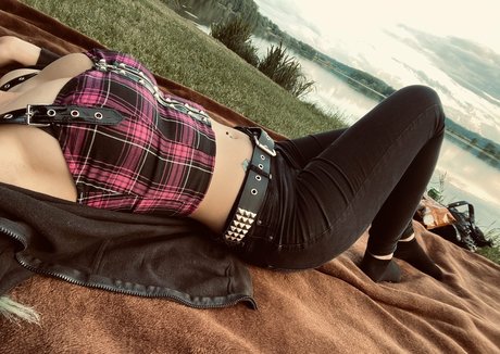 hollyhellfree pornstar nudes pics