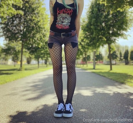 hollyhellfree model porn pic