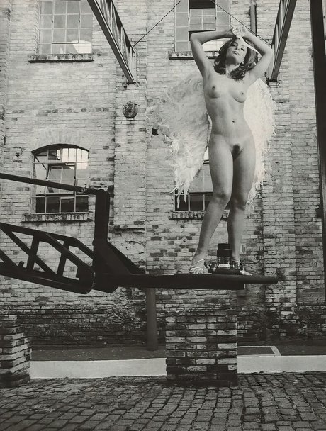 Regiane Alves sex model archive