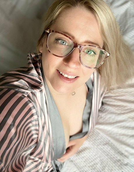 lottielushlovesfree sexy star pics