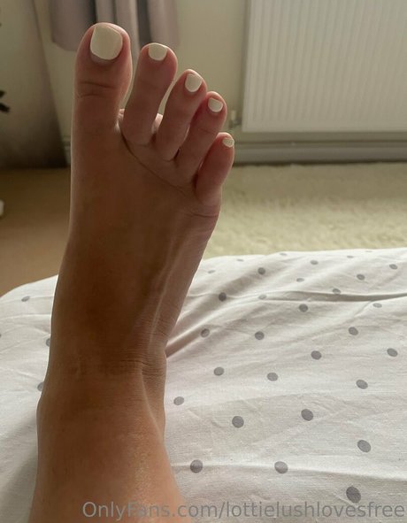 lottielushlovesfree pornstar nude picture