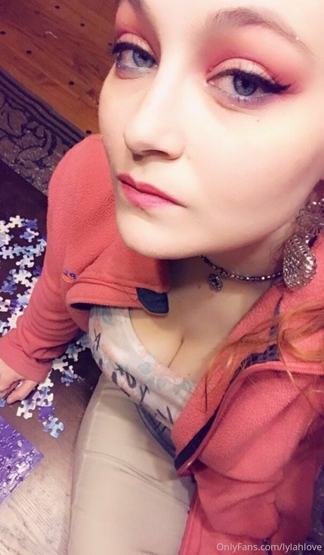 Lylah Love model exclusive pics