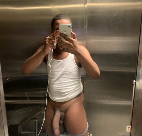 tylerbandsome nude model images