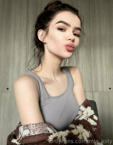 mia lolly art star galleries