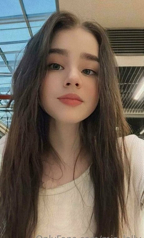 mia lolly exclusive pornstar photo