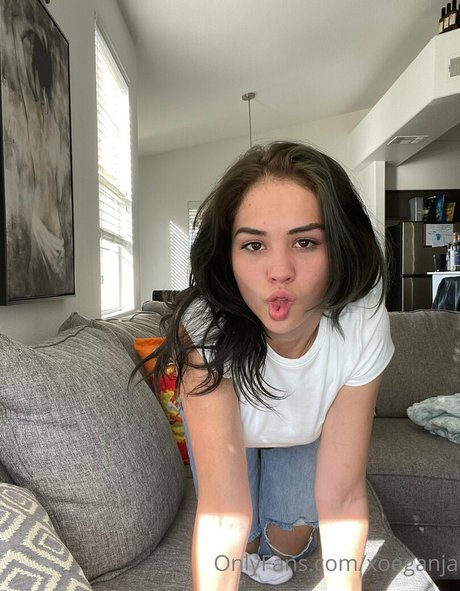 xoeganja model sexy gallery