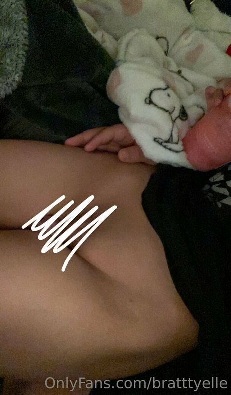 bratttyelle nudes model galleries