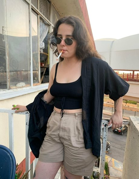 alienguurl perfect model picture