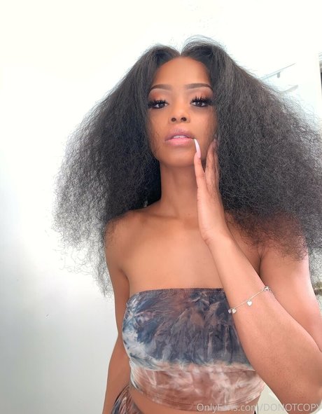 rhondap model free photo