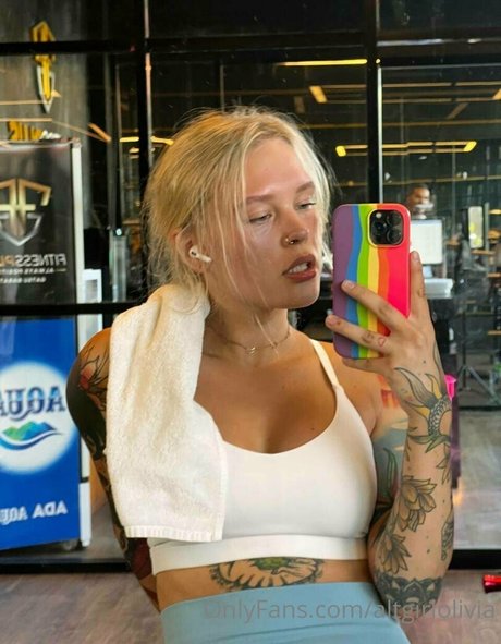 olimooooo perfect model pic