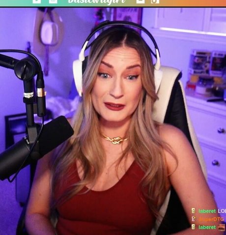 BasicWitGirl nude model pictures