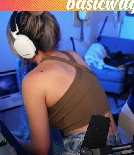 tattooed shemale onlyfans nude archive