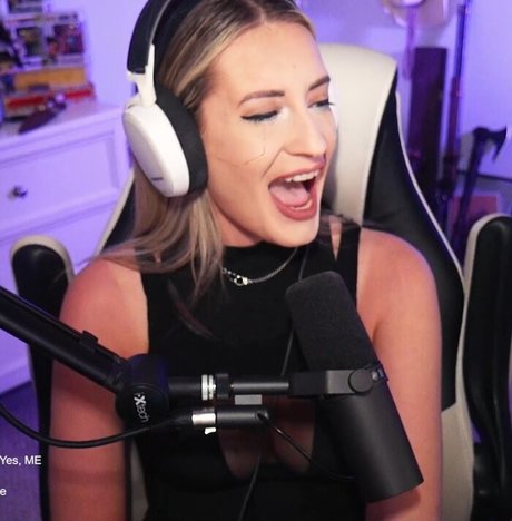 BasicWitGirl star pornographic galleries