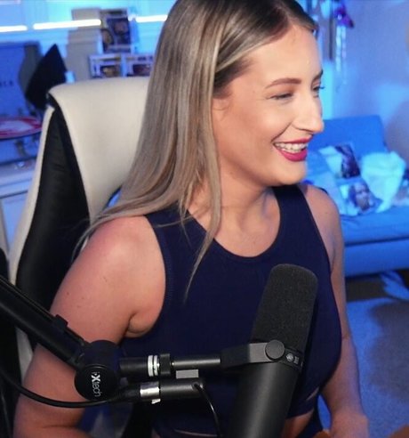 BasicWitGirl free model pictures