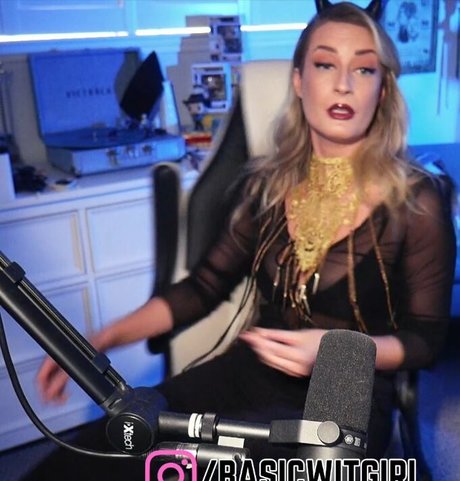 BasicWitGirl sexy model photos