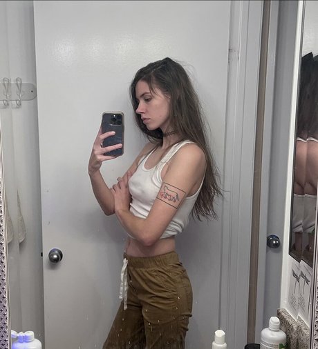 Skatie420 naked star archive