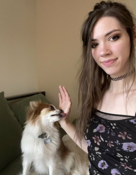 Skatie420 naked model photos