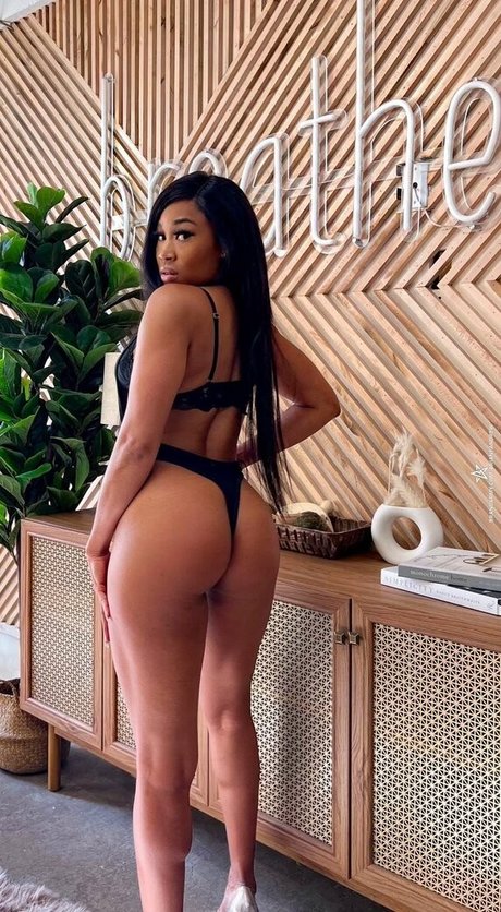 Ariane Andrew star xxx archive