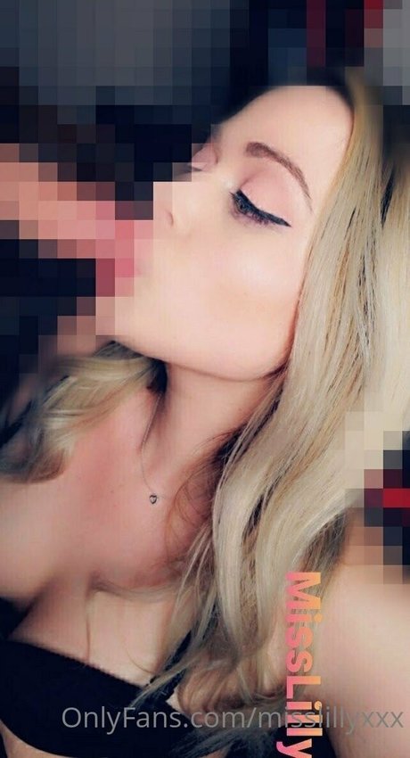 misslillyxxx free actress photo