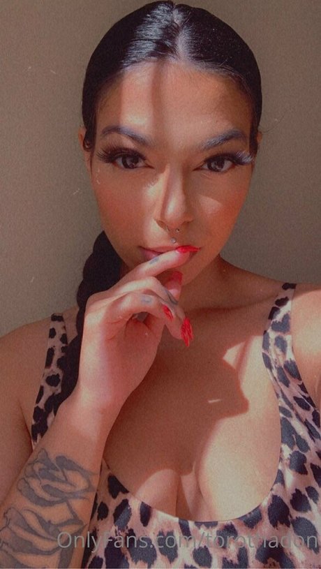 torothadon nudes actress pictures