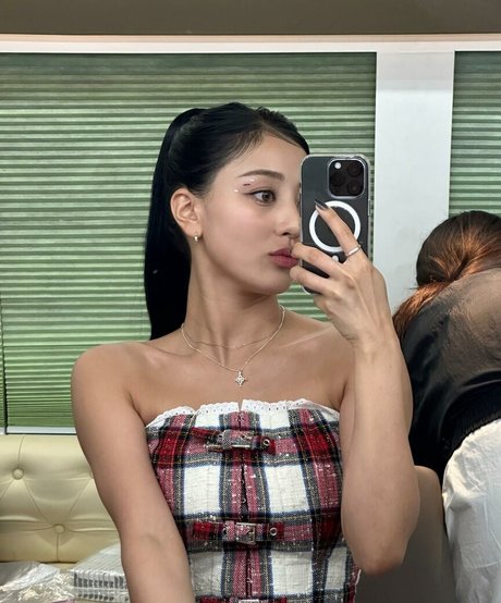 Jihyo star exclusive photos