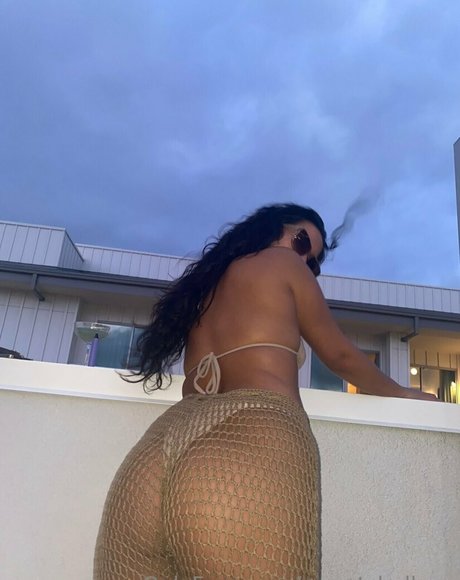 sweetsbellaxo model top picture