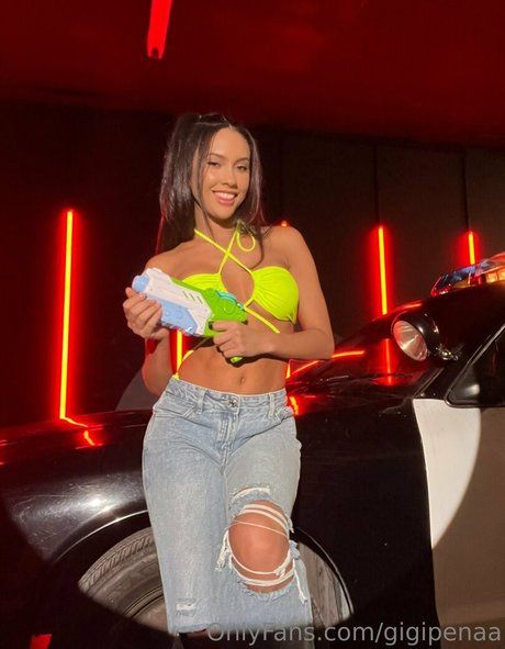 gigipenaa model art picture