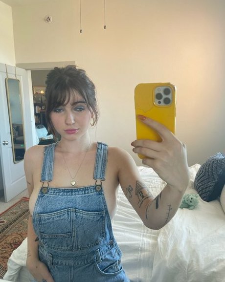 iloveyou adult model image