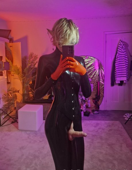 18 year old onlyfans pornographic gallery