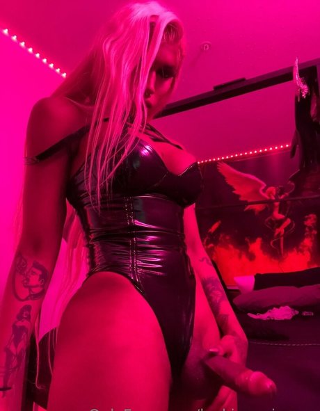 luckiesuniverse pornstar hd pictures