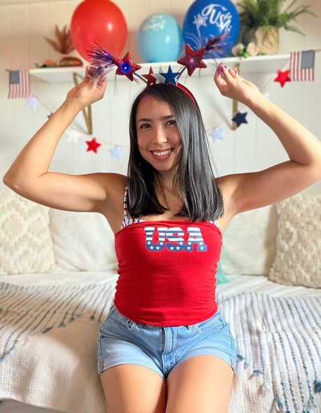 sincerelyxjade free star erotic archive