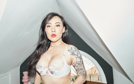 Ravenna Tran star free pics