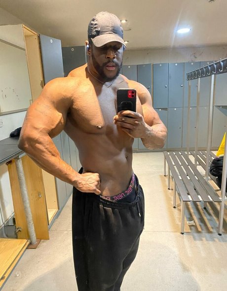 pleasure12368 naked model gallery