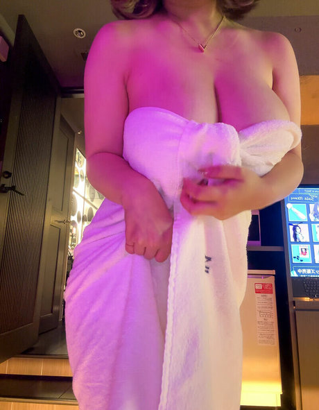 Mugi Mugi naked model pics