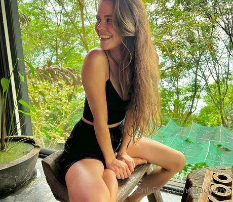 kiracherrys porn star img