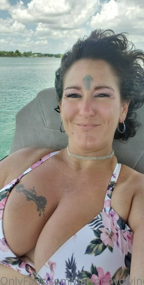 sexual essence star nude pic