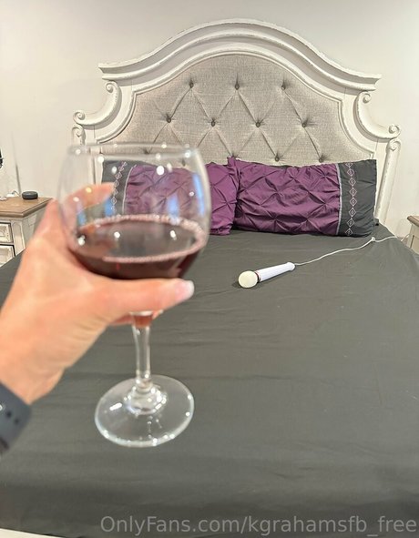 one onlyfans erotic img