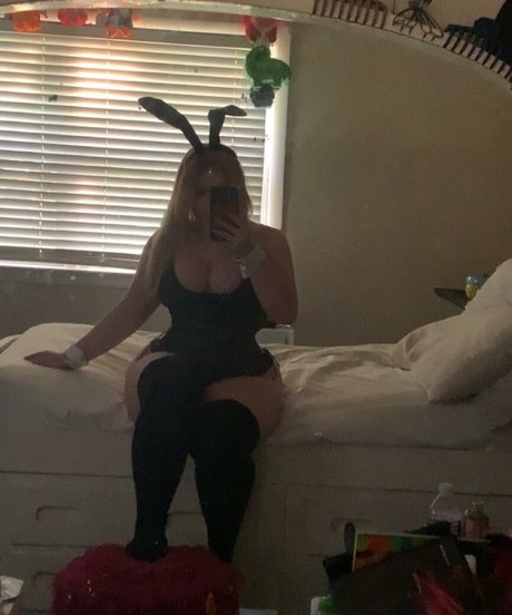 yourstrulysav sex star pics