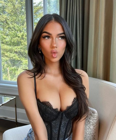 Julia Merekoulias nude star galleries