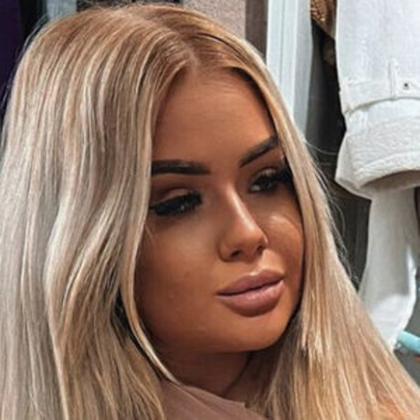 Emily Marlor model hot photo